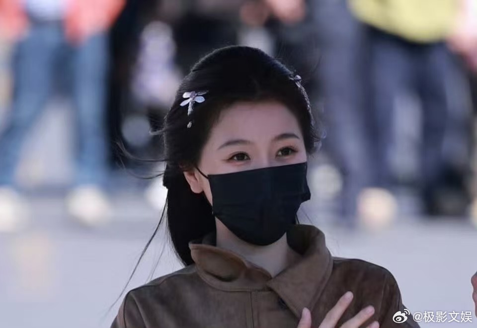 虞书欣蜻蜓夹子虞书欣发夹新发型虞书欣蜻蜓夹子，不错不错，确实 