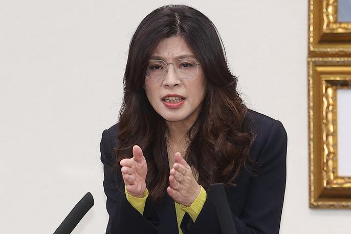 民调警讯响起：郑丽文信任度不到三成　反感度超车国民党

梅花新闻网 洪子苓/综合