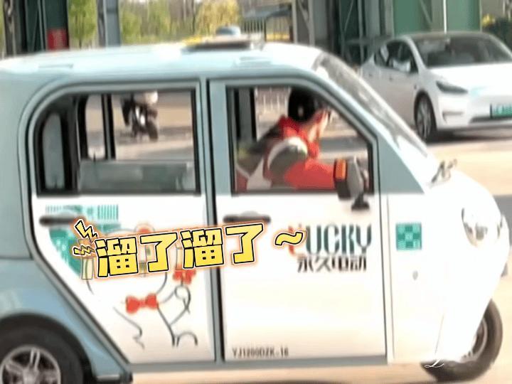 黄景瑜来啦，Gif动图走一走 ​​​