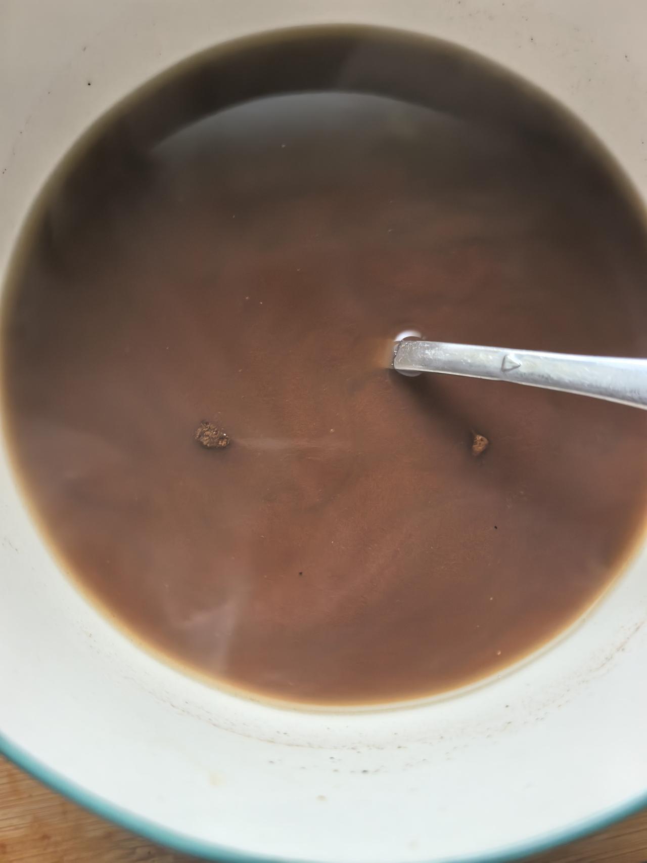 这是我喝过最难喝的药！带着一股腥味其他难以描述。用绿豆汤蜂蜜白糖红糖泡开药沫送服