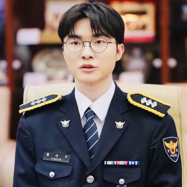 韩国授予电子竞技传奇人物李“Faker”相赫新称号：荣誉警察。

这位《英雄联盟