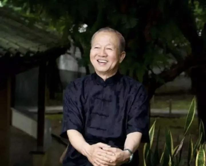 曾仕强先生在《易经》讲座中说：“天上掉下来的财不要拿，那不是财，那是祸，会砸死人