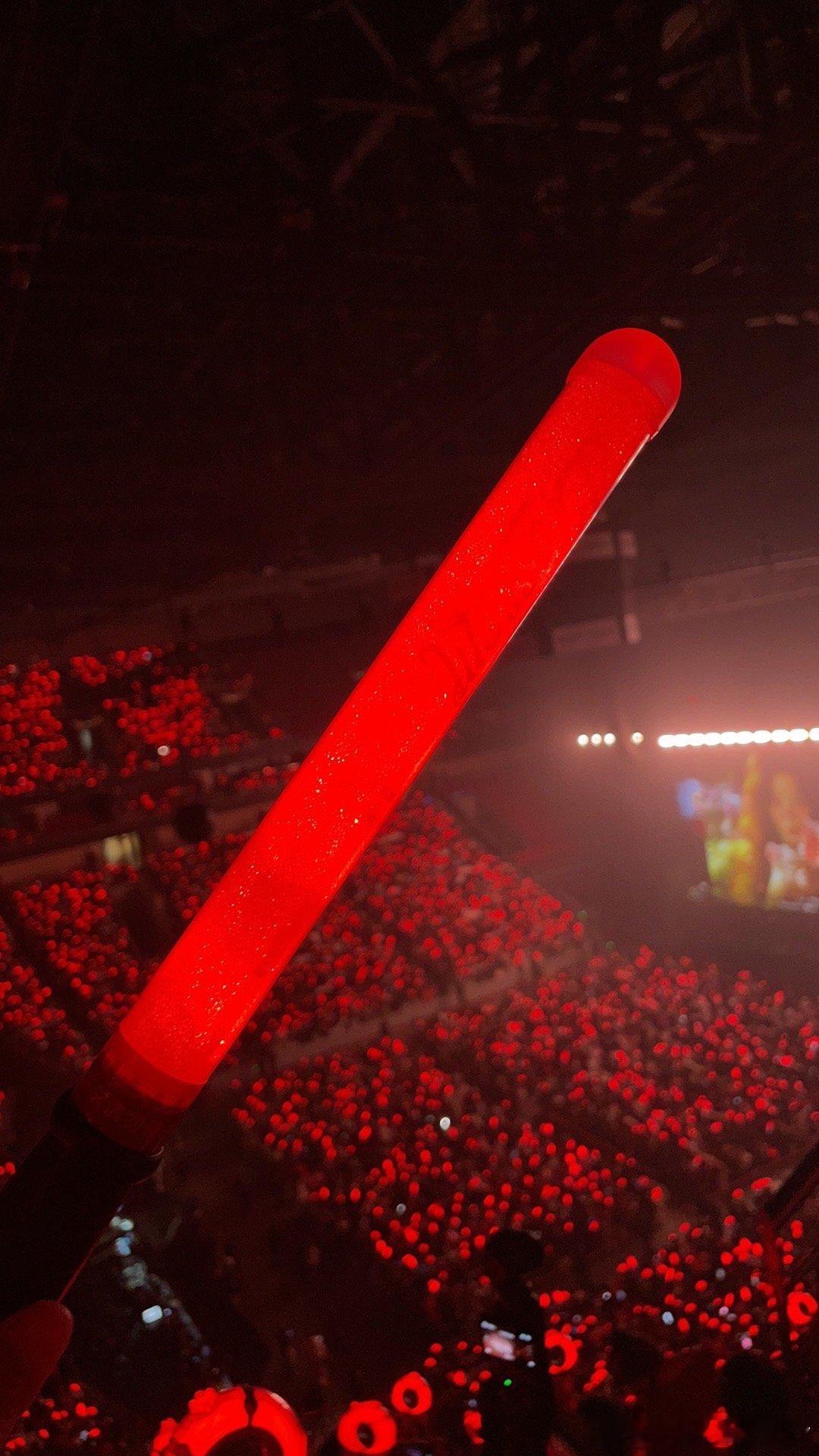 很燃，很用心，连大屏幕的短片都花了心思，不是一时心血来潮， 有完整周密的准备 