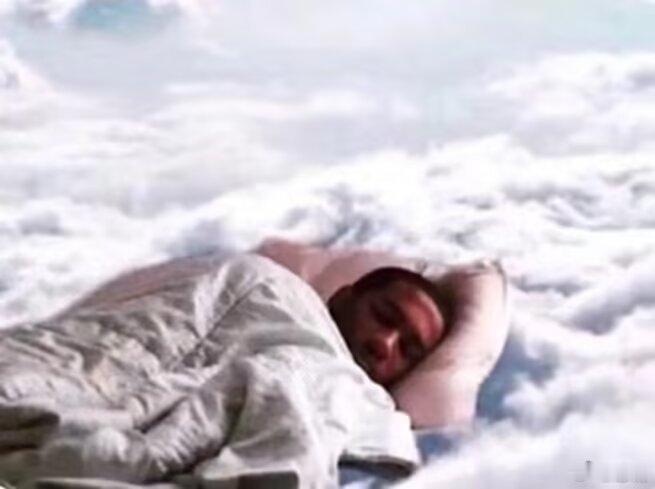 开着空调盖着被子睡觉的感觉就像 