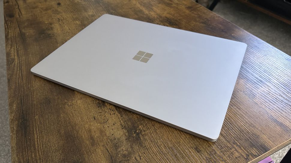 Windows Central 爆料了最新的 Surface Pro 10 和 