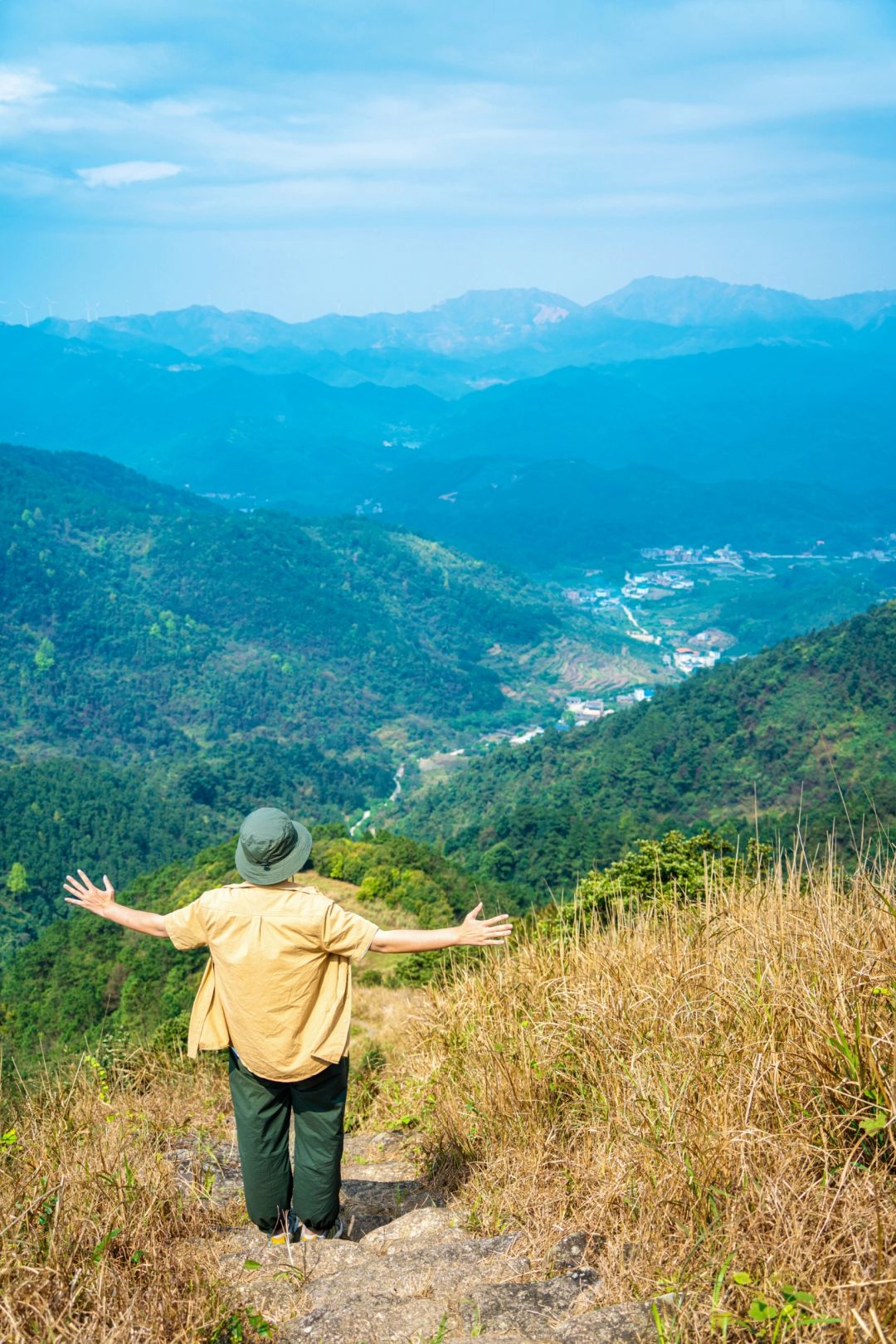 不用去江西‼️南宁也有自己的“武功山”！