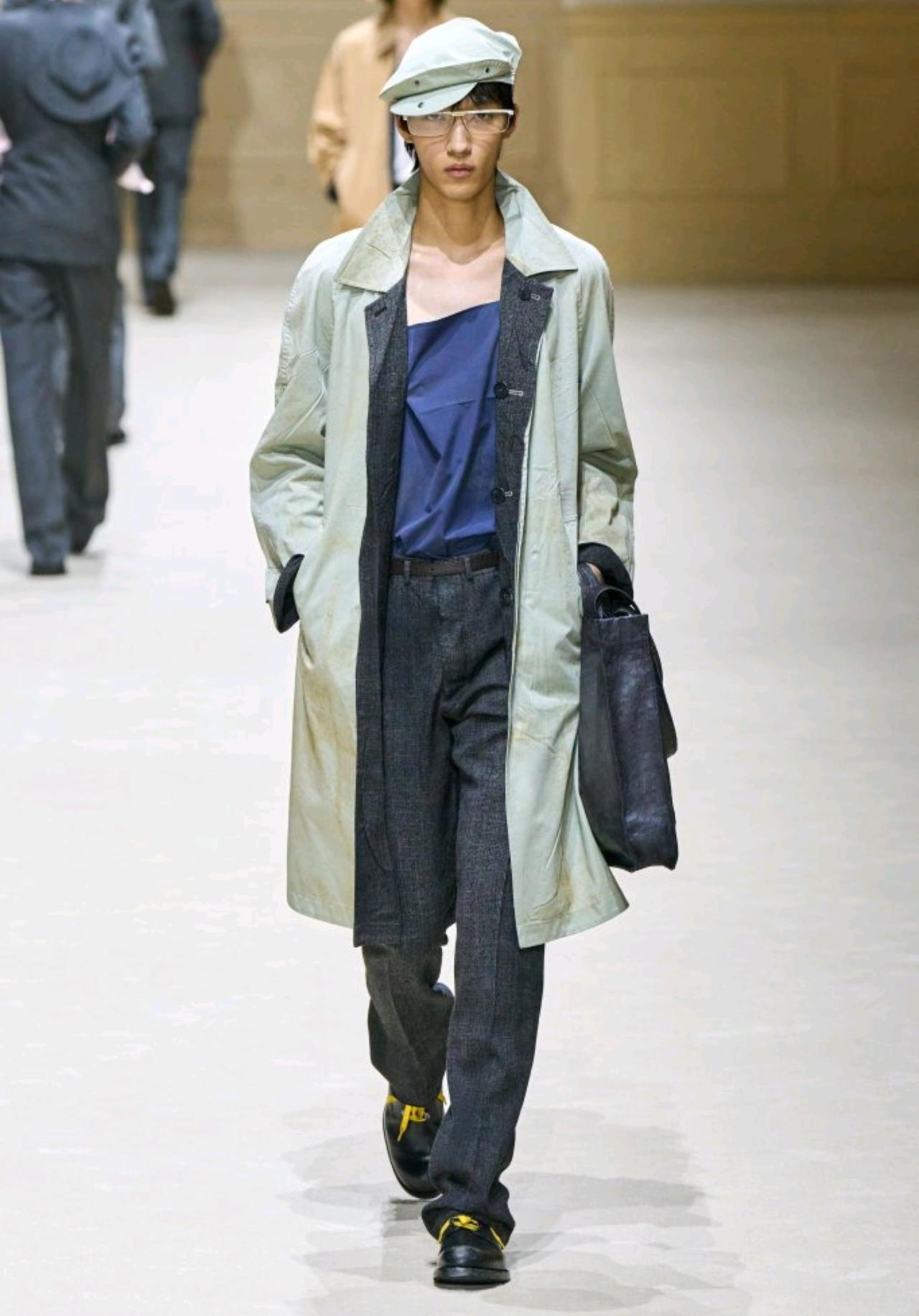 Prada 2026-2027秋冬男装系列：时间褶皱里的未来叙事！
本季以“考古