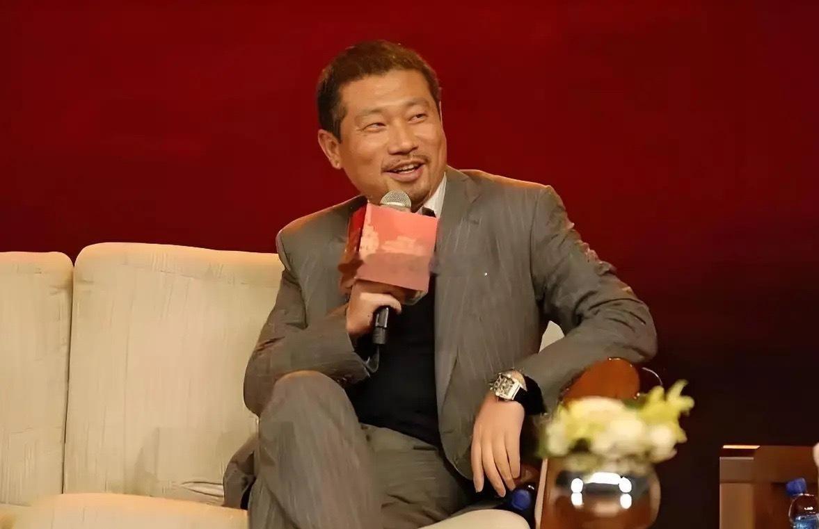 再次一战封神→葛卫东看看兆易创新吧，今天又涨停了，股价成功站稳700元，再创历史