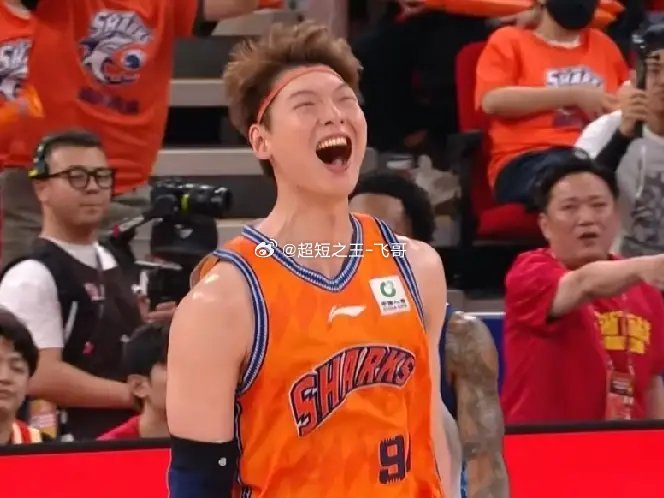 王哲林简直太陌生了！！！在上海久事4:1淘汰浙江广厦获得总冠军的比赛中发生极其疯