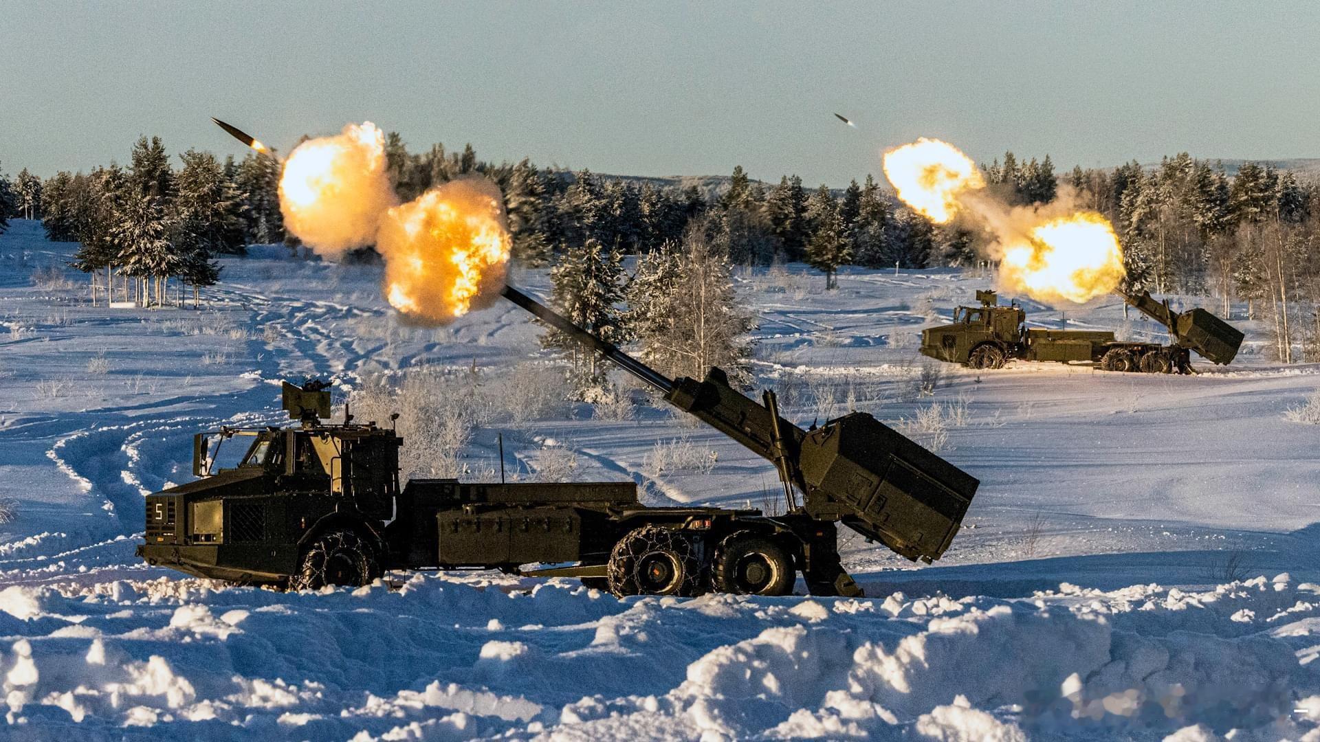雪地训练中的弓箭手#兵器影像##外军影像##武器装备# ​​​