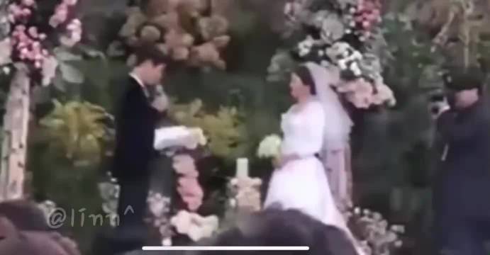 #宋仲基再婚后两年生下一儿一女# 爱的多的人总先变虚伪