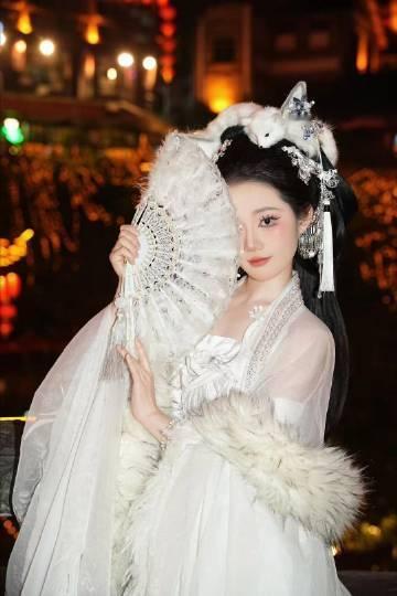 卢笑恬出道10年归来仍是18岁 卢笑恬在实力方面那可真的实在是拿捏的妥妥的，毕竟