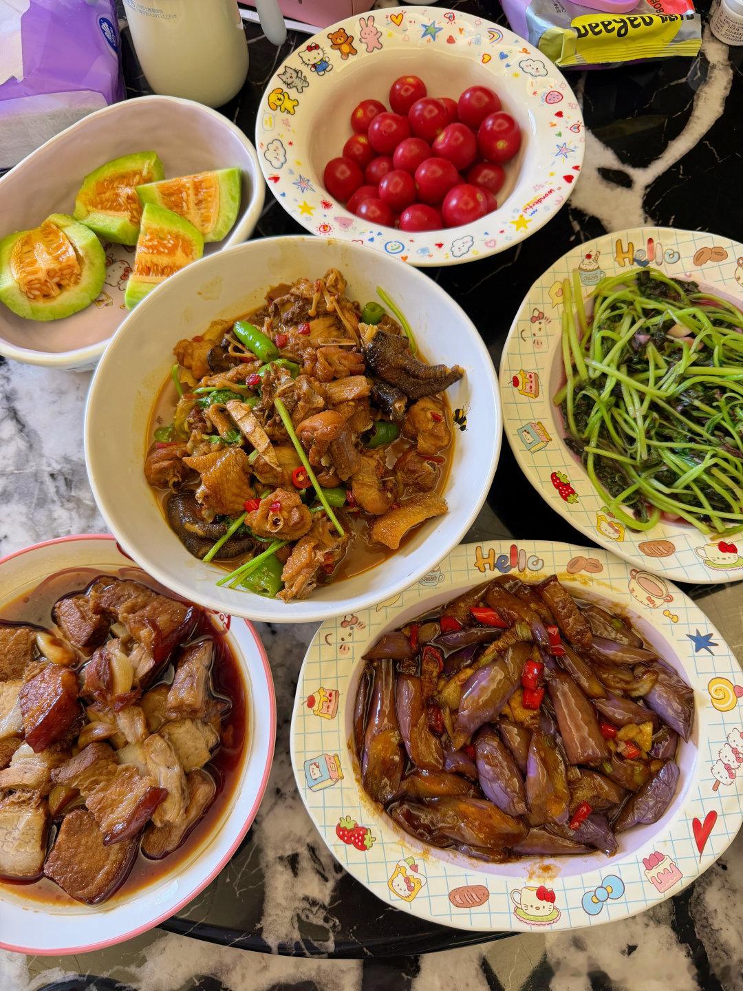吃饱饱看看贝贝们的午饭🥣 （