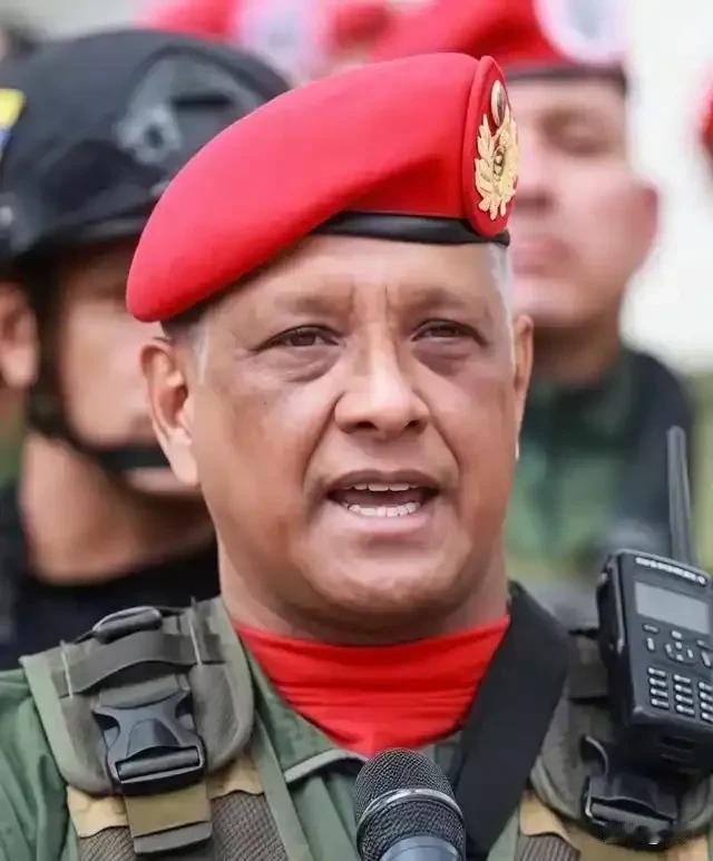 惊天背叛！发小内鬼助美军绑架马杜罗
 
马杜罗最信任的发小、贴身卫队指挥官塔瓦塔