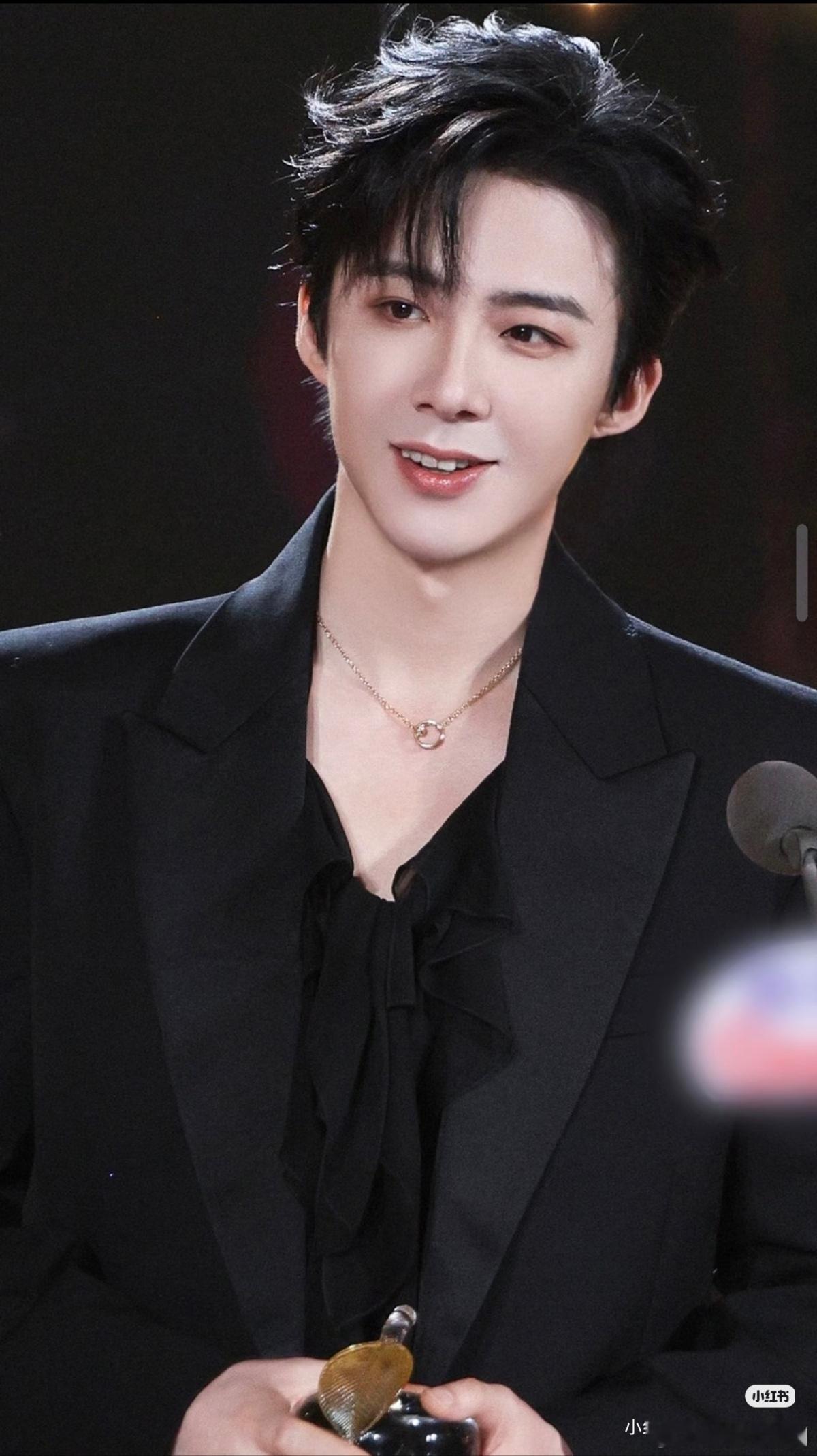 能明显感觉到，第一次辟谣还温和客气、耐心解释，这次短时间内反复被传不实消息，语气