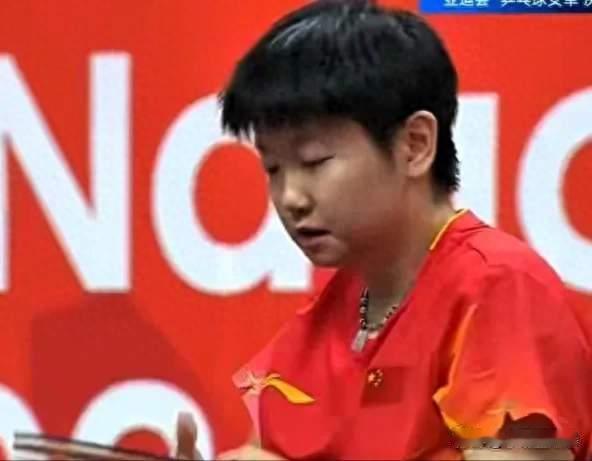孙颖莎为何不敌王曼昱丢冠？赛后孙颖莎毫不客气说出原因：很揪心