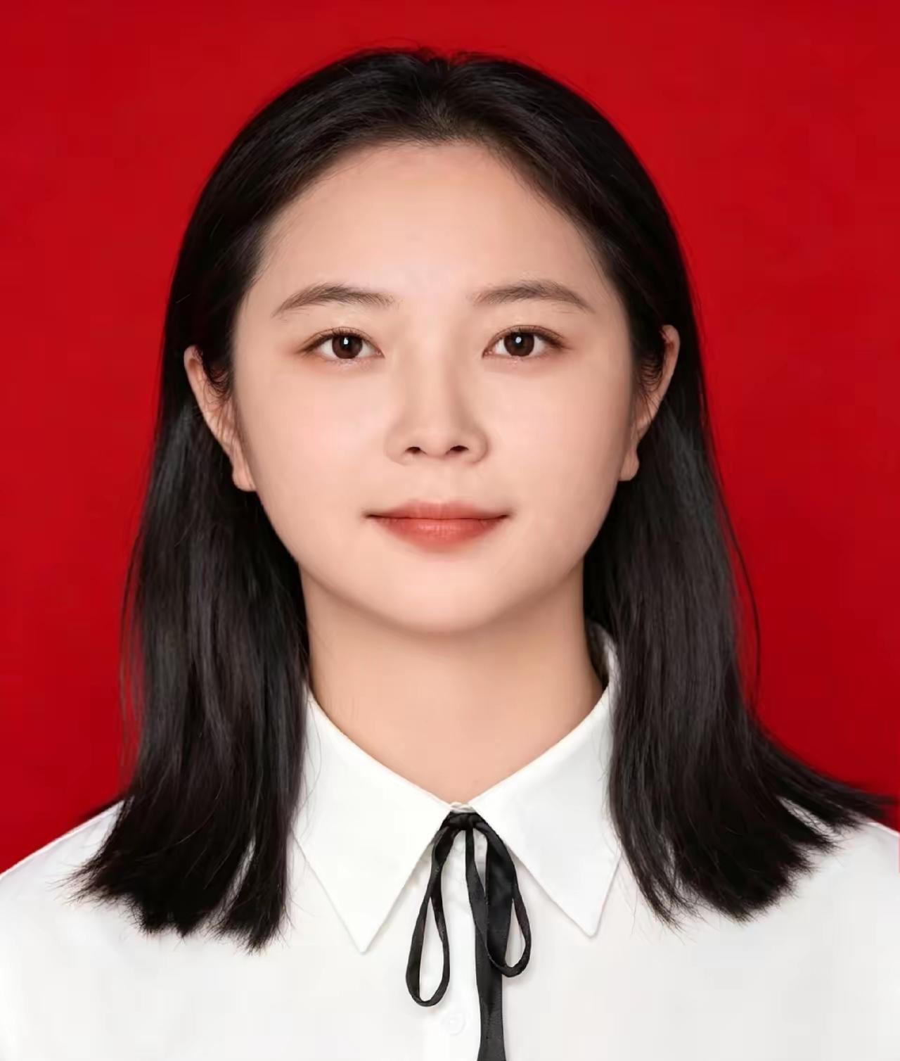 马蕊（2001年12月— ），女，回族，青海黄南人，黄南州人民医院手术科护士。2