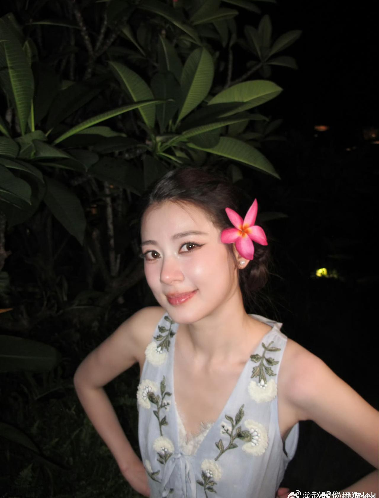 赵昭仪太宠粉啦！发现有假签名坑粉丝，不仅打假还自掏腰包给受骗粉丝补钱。为昭仪的负