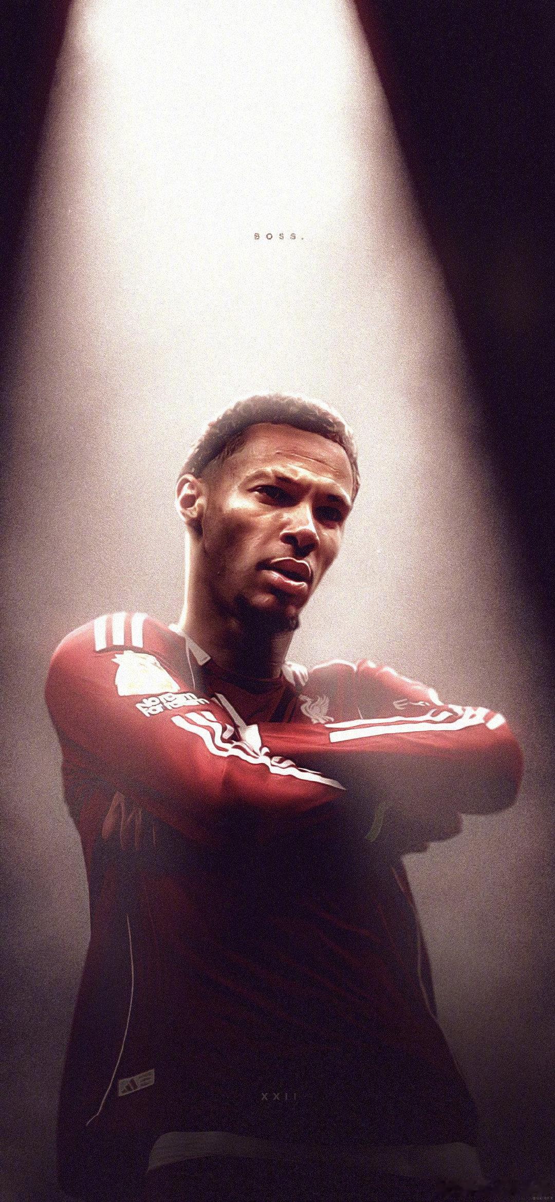 疯狂的上半场！防守真的差，萨拉赫的状态更是差，埃基蒂克真的强！！ 