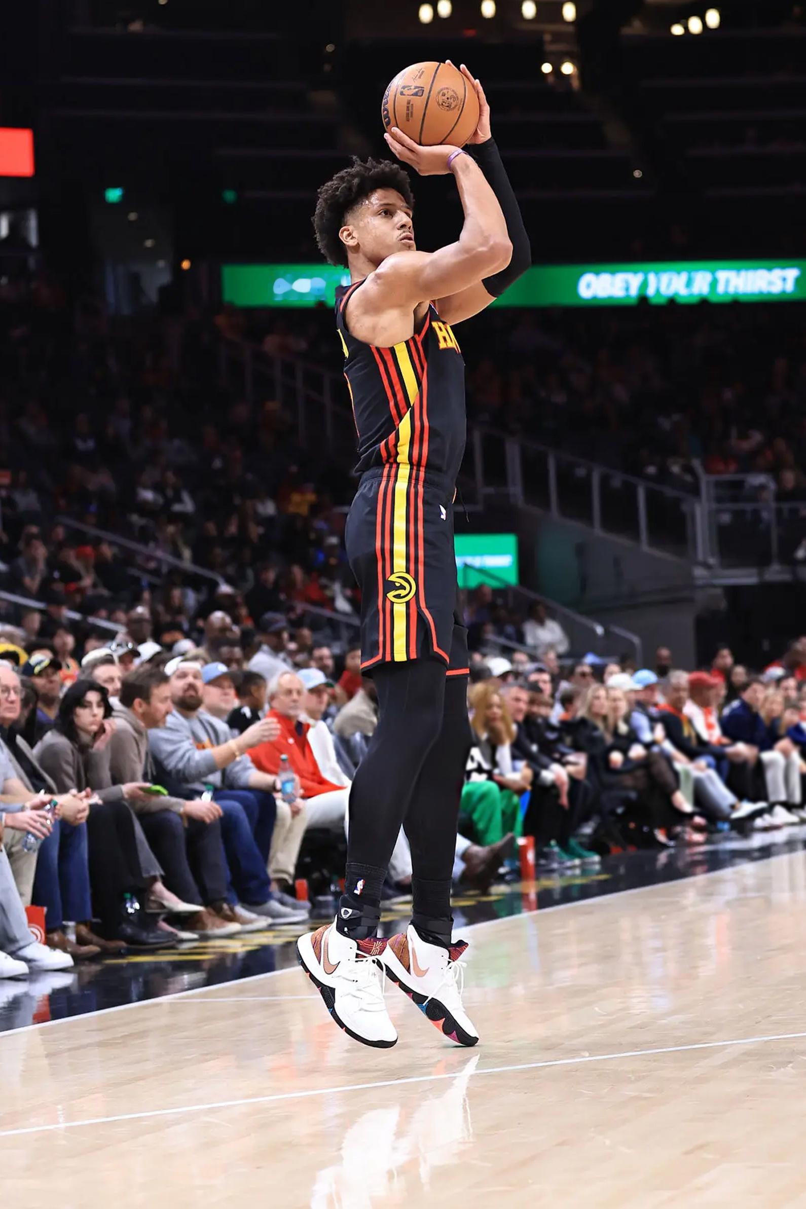 杰伦·约翰逊 · Nike Kyrie 5 BHM登场32分钟 22投15中 三