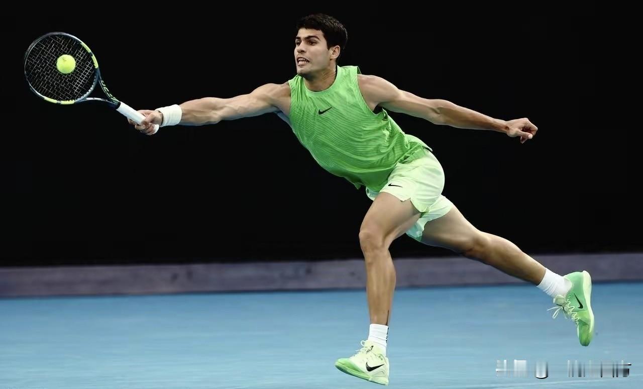 5小时27分钟，这是今天首场澳网男单半决赛的比赛时长，也成为澳网历史上耗时最长的