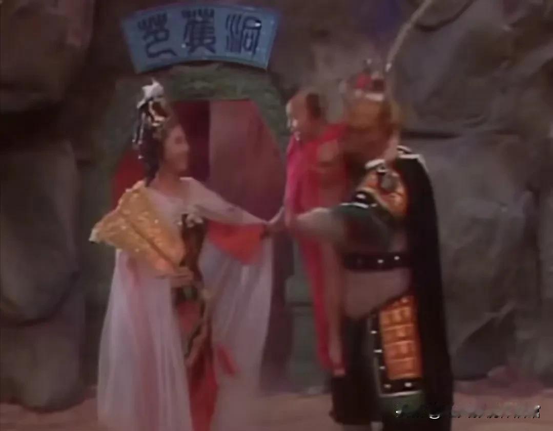 终于看到牛魔王一家三口同框了，你知道这是哪个节目么？#-西游记#