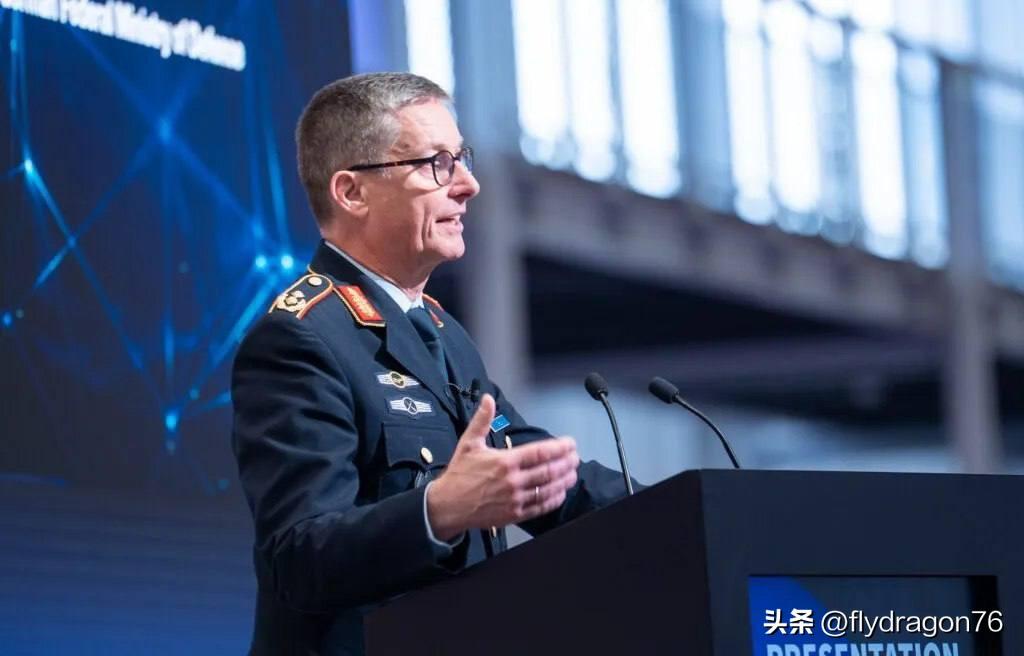 ⚔️🇩🇪 德国提议组建“欧洲太空司令部”

5月28日，在阿姆斯特丹，一位德