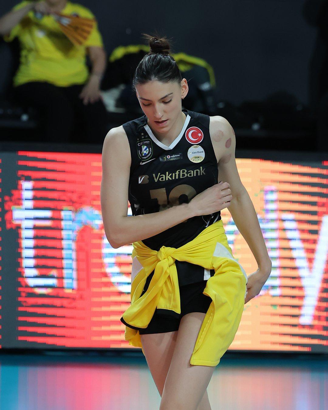 2025-2026土耳其女排超级联赛冠亚军决赛第三回合瓦基弗银行3-1费内巴切博