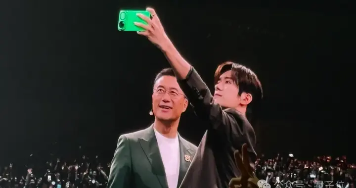 易烊千璽的華為綠手機，真的AI了