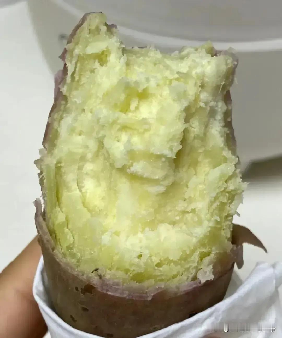 我的个天啊，我婆婆前两天从乡下带来一袋红薯！吃一口伸一下脖子，再吃一口锤一下胸口