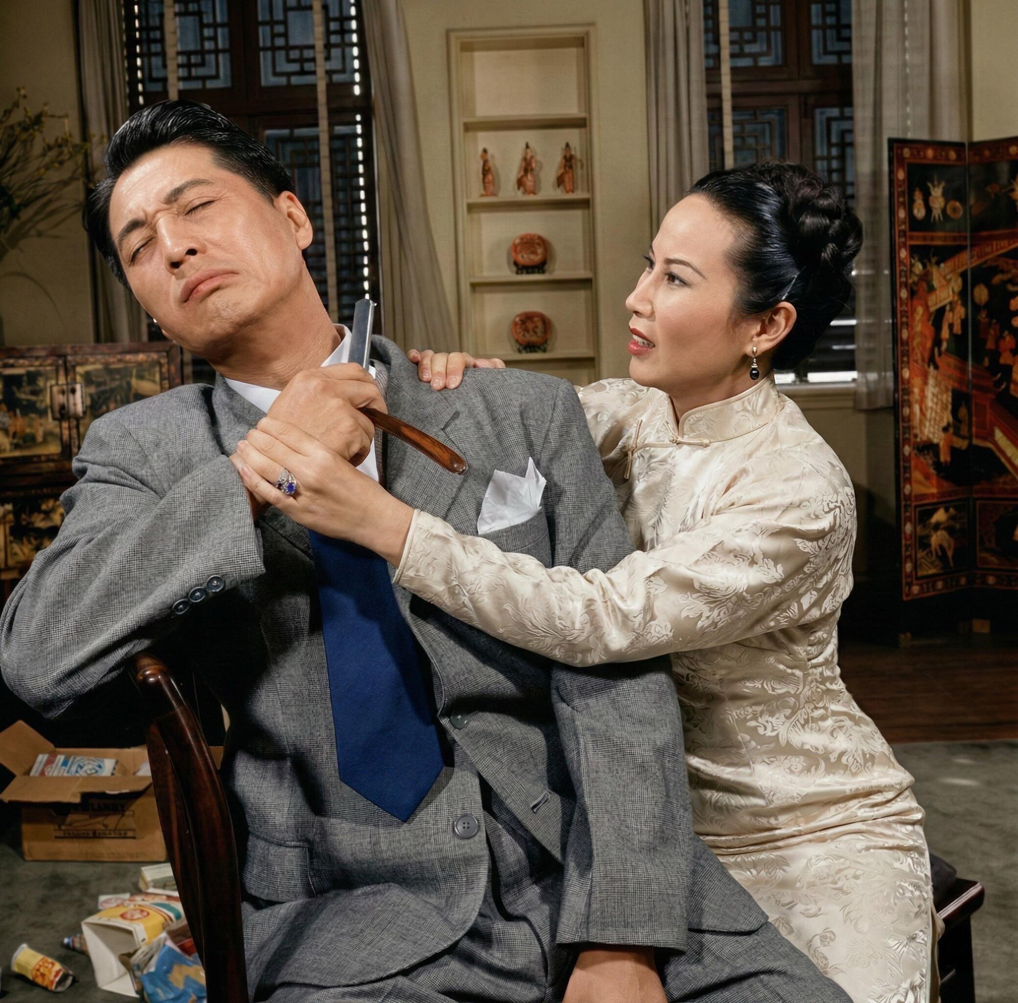 该组照片为1947年11月1日电影《假凤虚凰》剧照本的珍贵剧照，拍摄者...