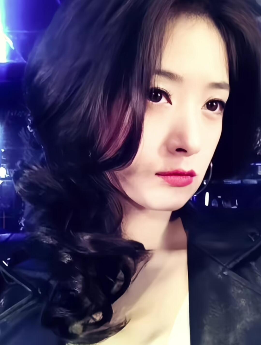 蒋欣24岁状态vs41岁状态 姐一直这么美啊[哇][哇][哇] 这状态始终如一[