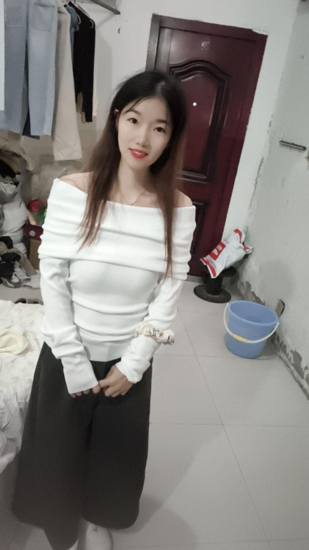 牛栏山不贵，但它能醉，故事不长但不能讲，酒杯太浅，敬不到来日方长，巷子...