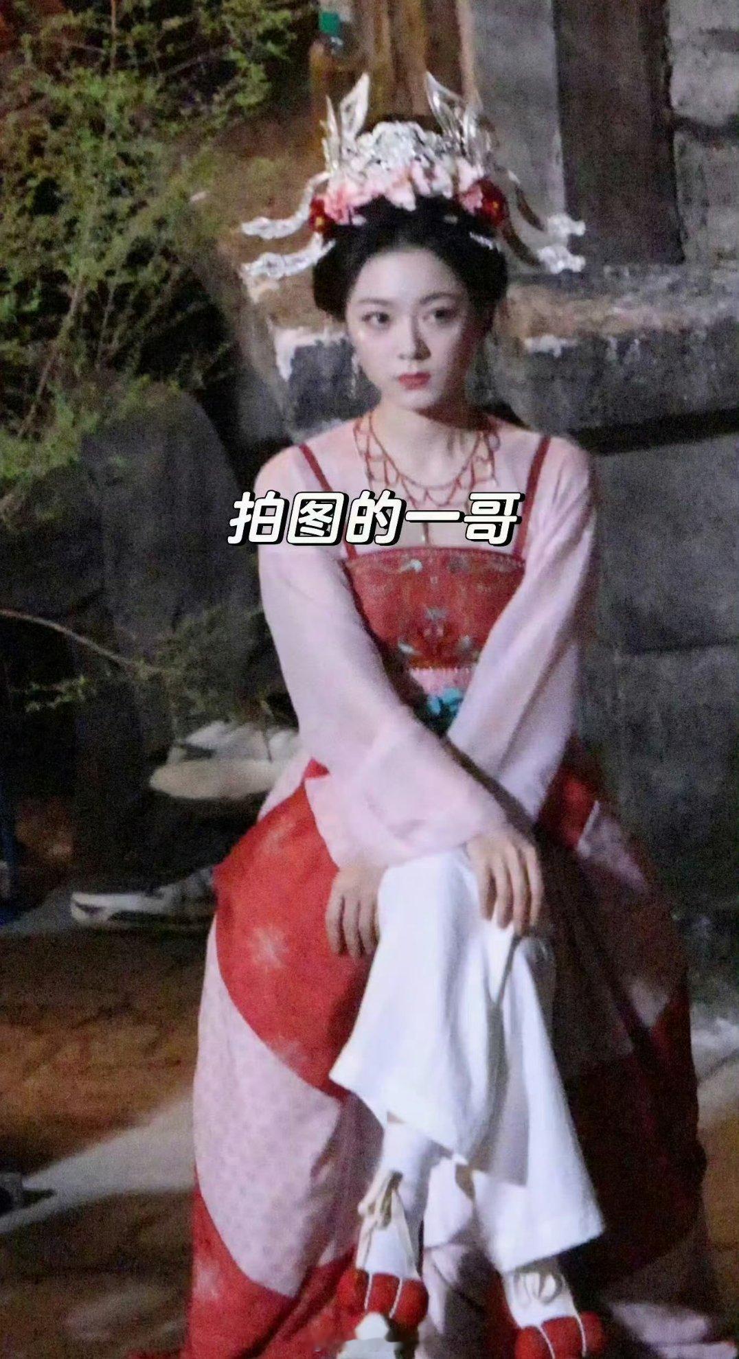 感觉现在内娱的服饰风格没有朝代，乱搭 ​​​