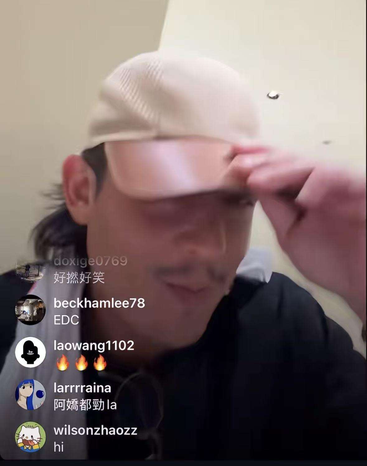 陈冠希在一场直播带货活动里抽 TVB 繁星闪卡的片段，最近在网上传得沸沸扬扬。他