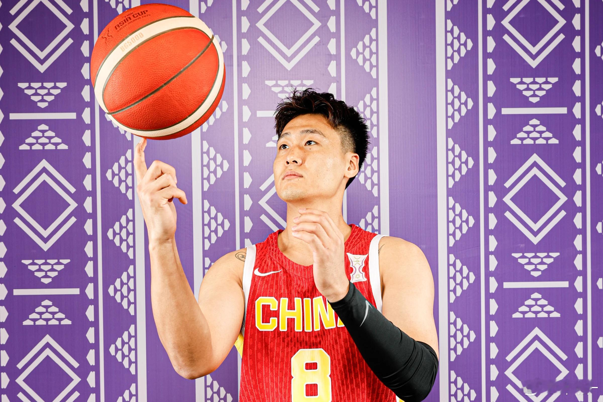 中国男篮 FIBA官方更新中国男篮定妆照，距离亚洲杯还有一天！！8月5日23:0