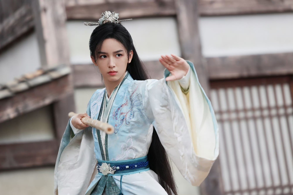 娱乐[超话]周也医师装扮周也获得限定版医师装扮 ​​​俊俏小公子上线啦 ​​​