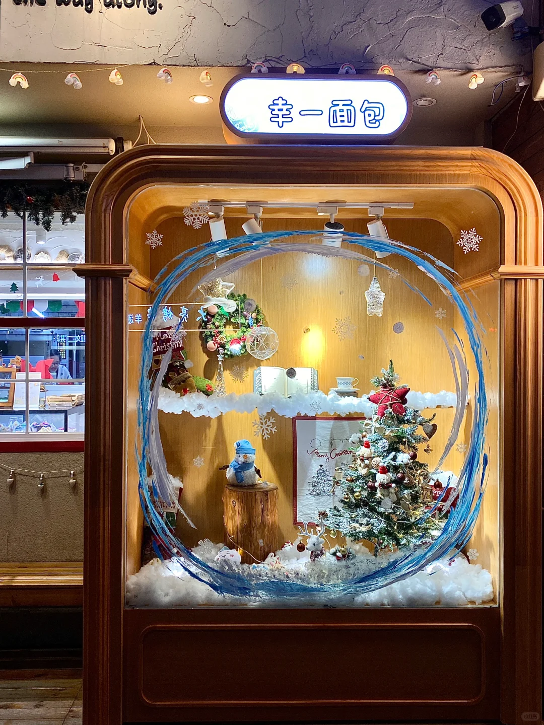 街头偶遇，大连圣诞🎄迷你窗太可爱了吧❤️
