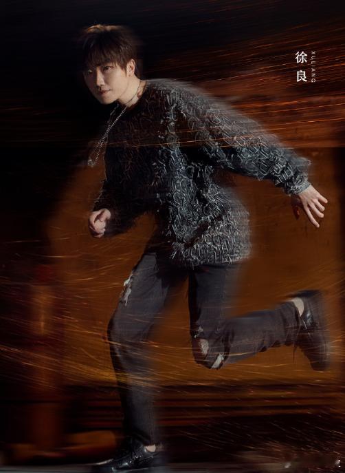 徐良官宣巡演我曾以为，我的青春被封存在了那个MP3格式的年代。直到今天，徐良官宣