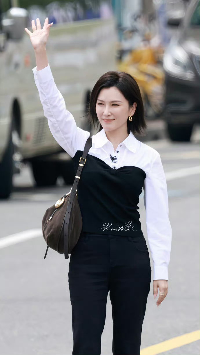 徐洁儿三连高音升key，谁懂《另一个天堂》里这段丝滑转音和绝美高音的含金量啊，简