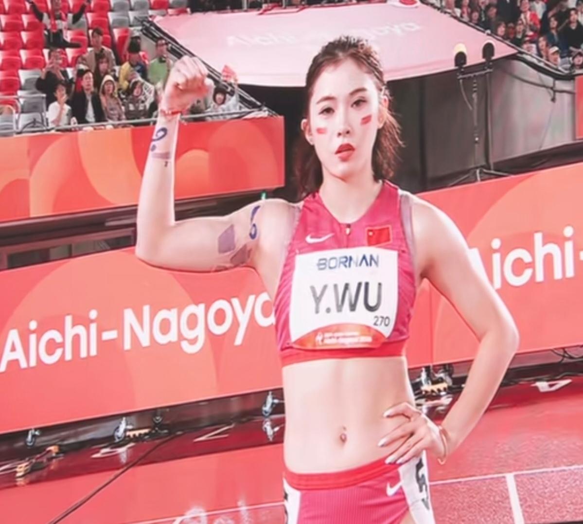 9月26日，名古屋亚运会女子100米栏预赛，下雨。场地湿滑，枪声一响，没半点客气