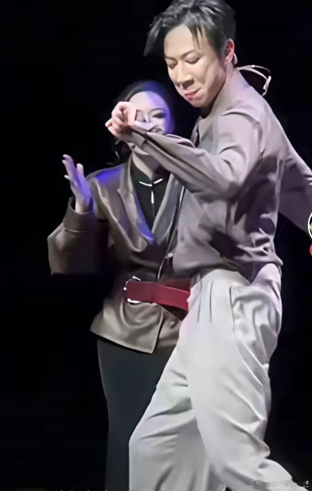 董大美人看上他啥？有人说得好，普通人都看不上，她一个明星大美女竟然看上这款，到底