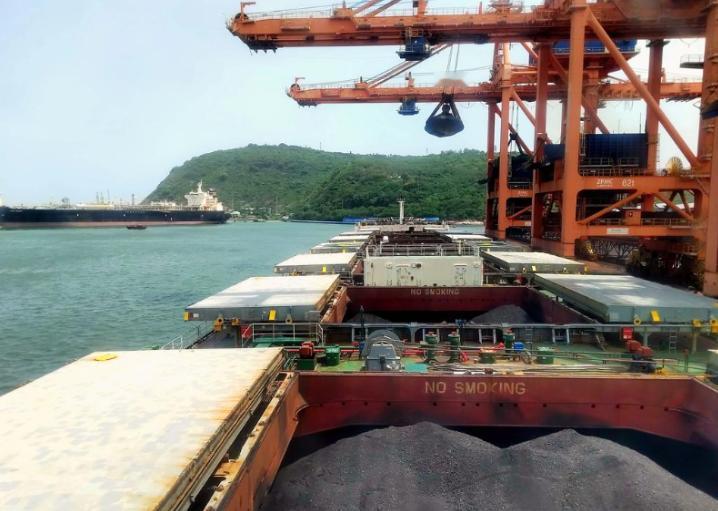 接下印度 12.5 亿大单，没签合同就开工。

2026 年 1 月，华东重机接