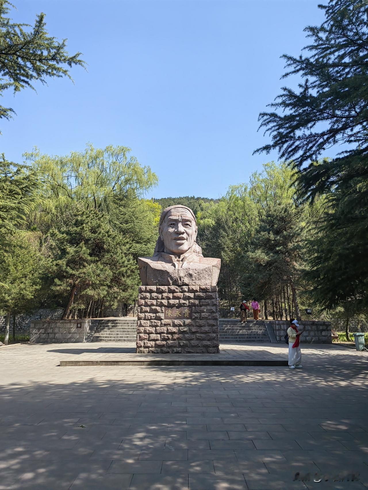 大寨的陈永贵和陈永贵的大寨

从富甲一方的平遥古城出来，不过两百多公里，昔阳县的