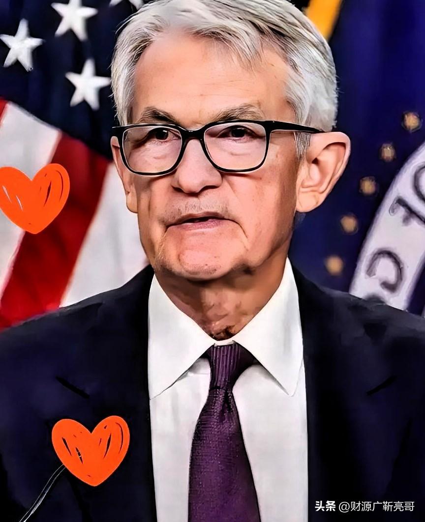 
大半夜睡不着刷新闻，美联储这帮大佬现在是真的“骑虎难下”了。

刚才直接宣布