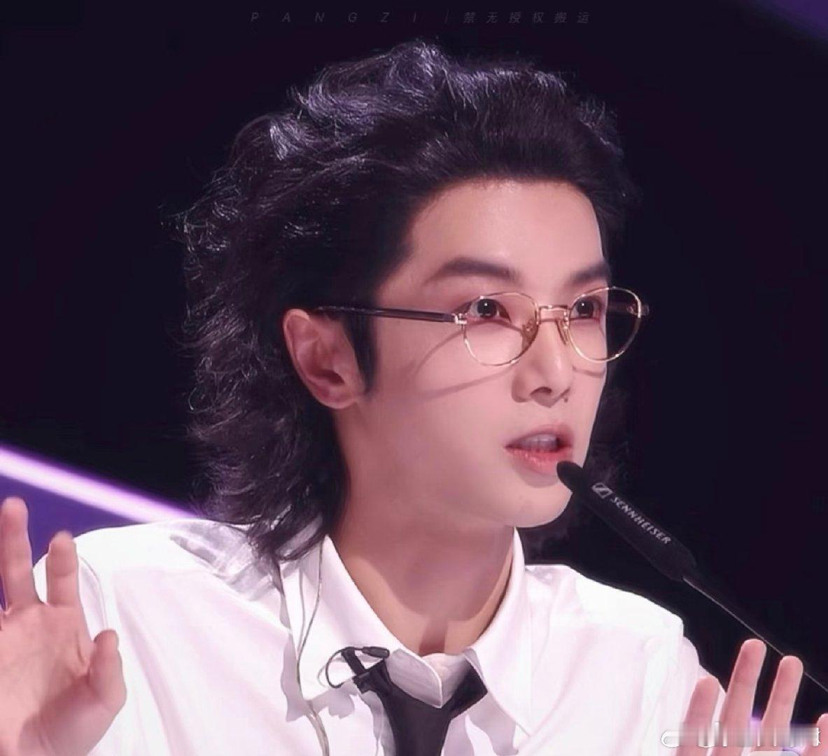 华晨宇导师直拍机位安排得明明白白！新造型眼前一亮，镜头里的他专注又有气场