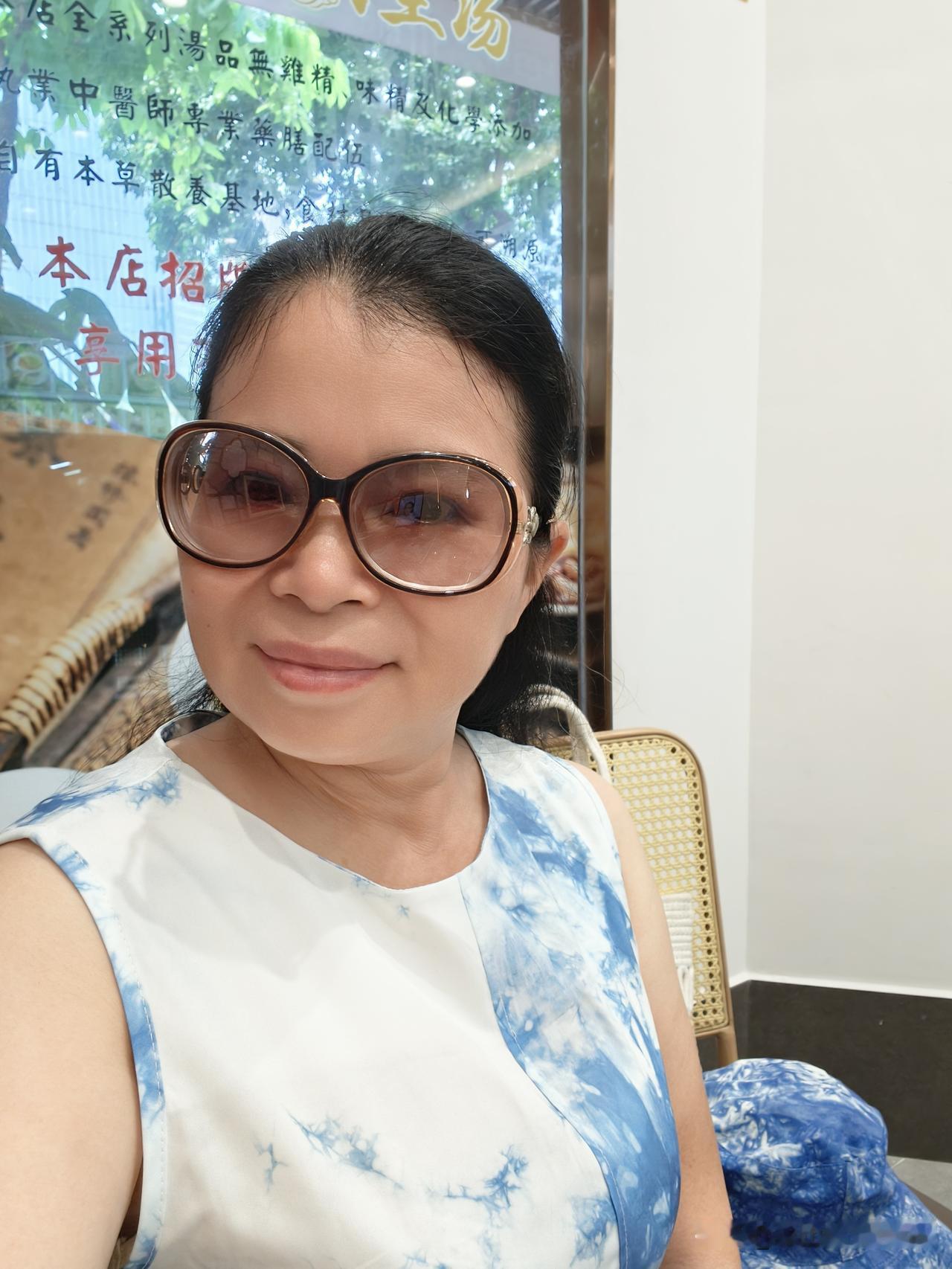 我实在是一个不太上进的导游。别人问我一个月接了多少团，我总不好意思说真话---不