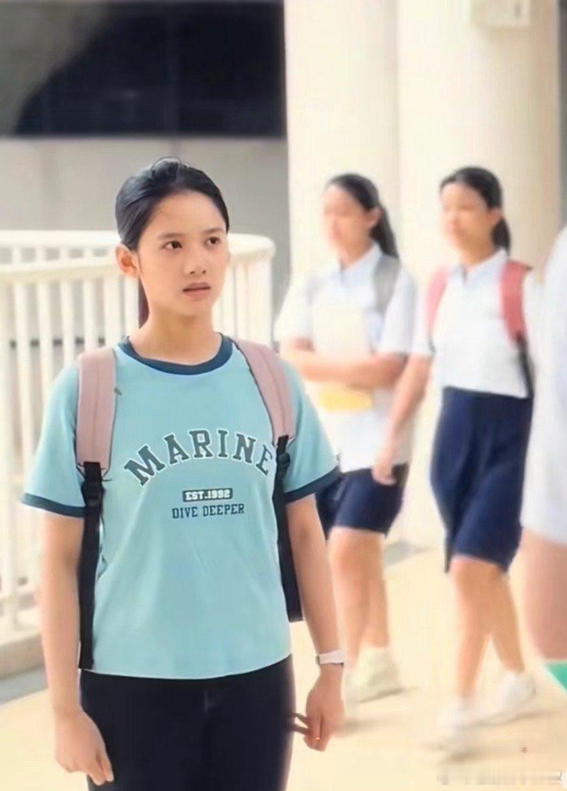 Omg这妆造…..哈哈哈哈哈 ​​​