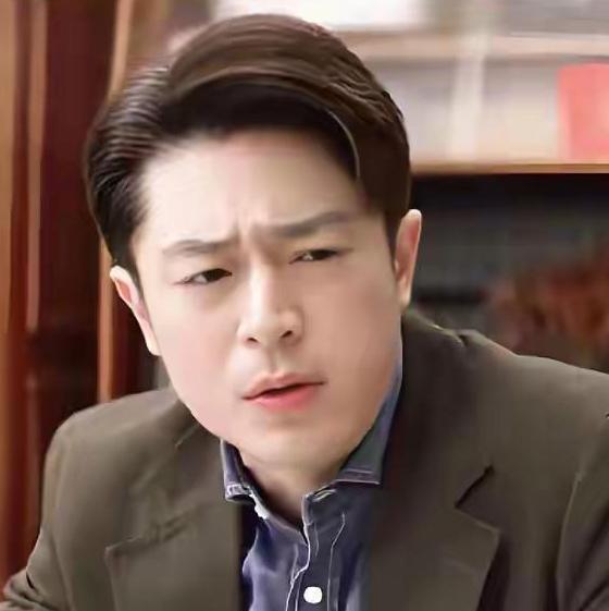 霍建华在新剧《犀利评论员》中挑战毒舌角色，剧中他饰演的媒体人言辞尖锐却直击要害，