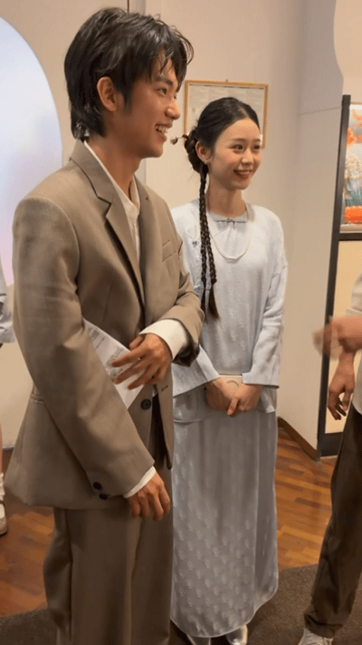 王彦桐在威尼斯切换主持人格王彦桐衣锦还乡的木生既视感  谁懂这个王彦桐亮相威尼斯